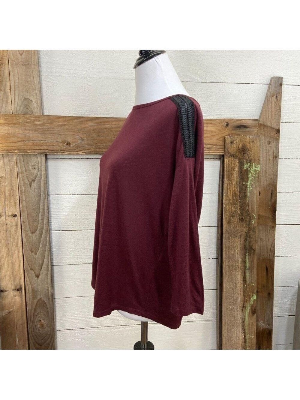 $59.  NYJD 3/4 Sleeve Boat Neck Top  Red Black NWT